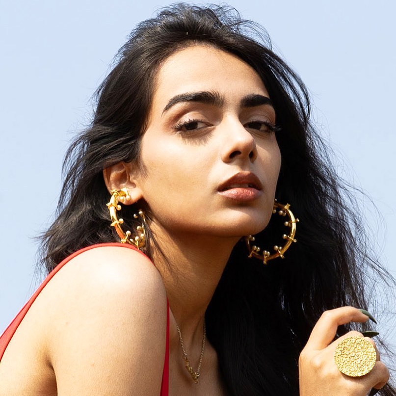 amalaka hoops in gold - Ridhi Asrani