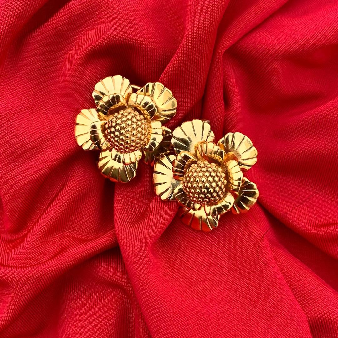 Pushp studs freeshipping - Ridhi Asrani